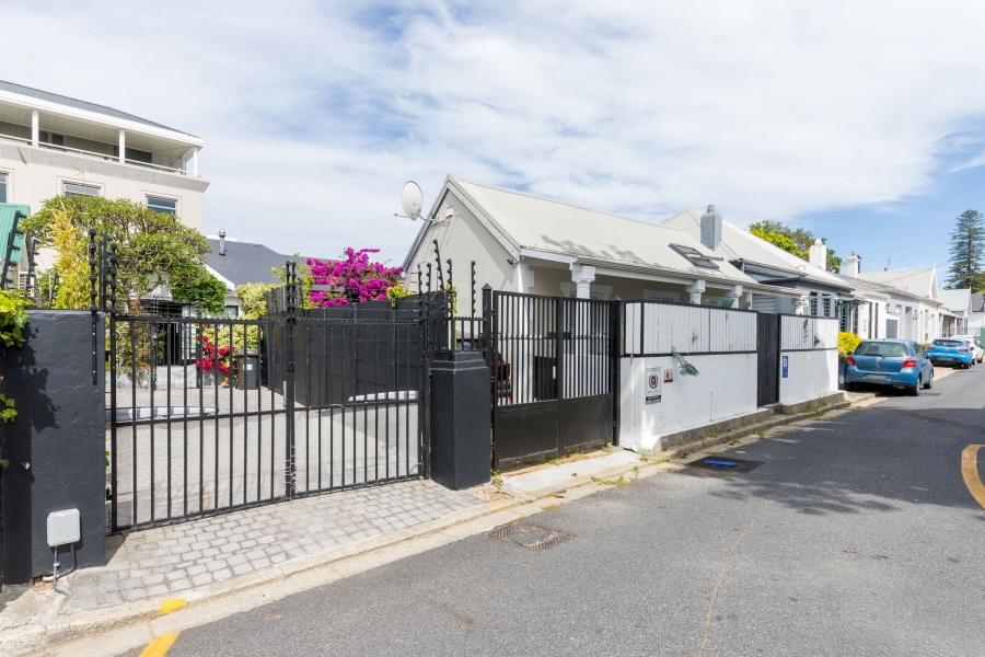 2 Bedroom Property for Sale in Claremont Upper Western Cape